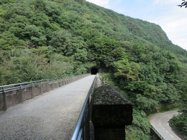 สะพานแว่นตามากาเนะบาชิ  (碓氷第三橋梁)