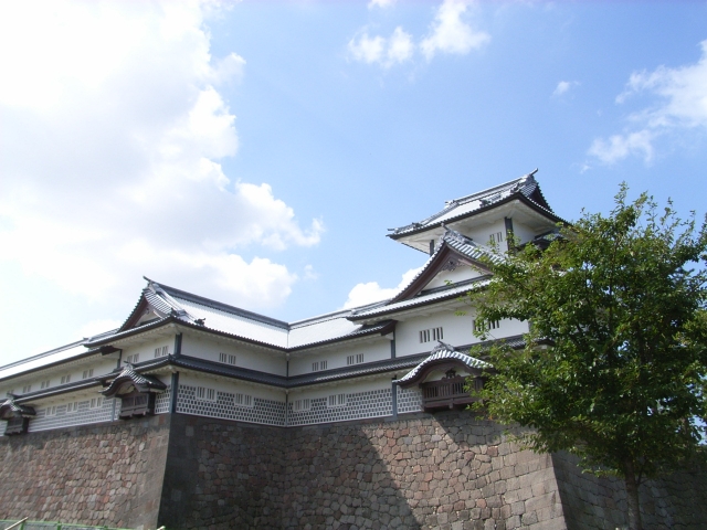 ปราสาทคานาซาวะ (金沢城)