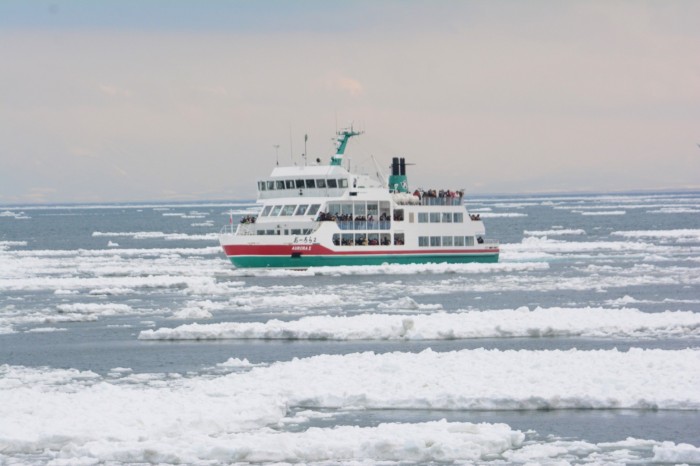 เรือตัดน้ำแข็งออโรร่า (観光船オーロラ号)