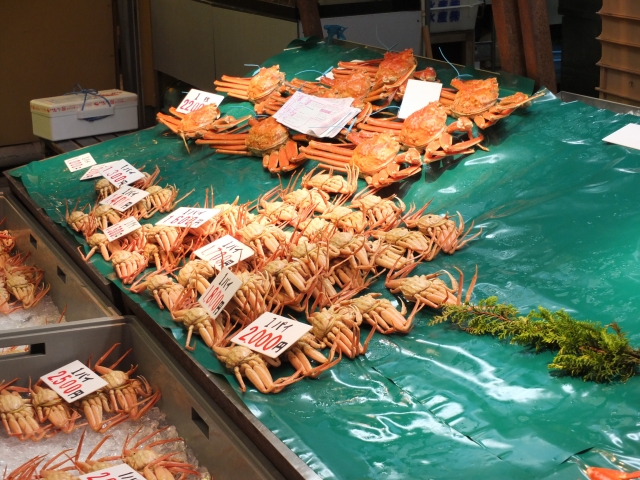 ตลาดโอมิโช (近江町市場)