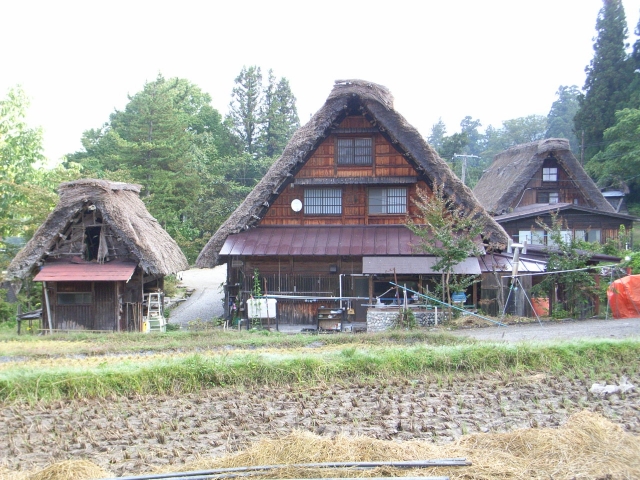 หมู่บ้านชิราคาวาโกะ (白川郷)
