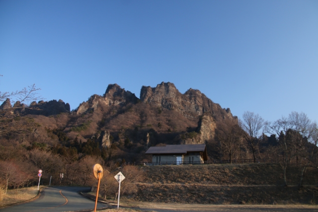 ภูเขาเมียวงิ (妙義山)