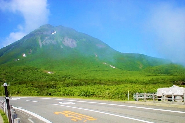 ภูเขาราอูซุ (羅臼岳)