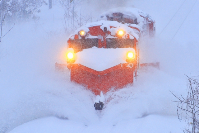 รถไฟกวาดหิมะรัสเซลล์เทรน (宗谷本線のラッセル車)