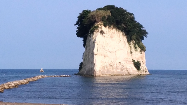 เกาะมิซึเคะจิมะ (見附島)