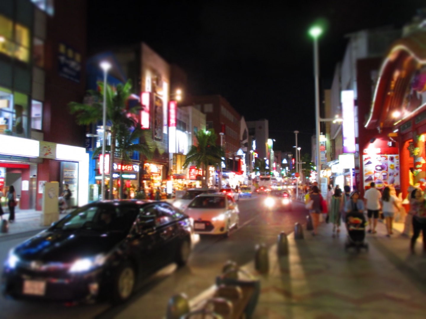 ถนนโคคุไซโดริ (国際通り)